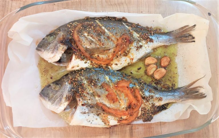דג דניס שלם עם ירקות